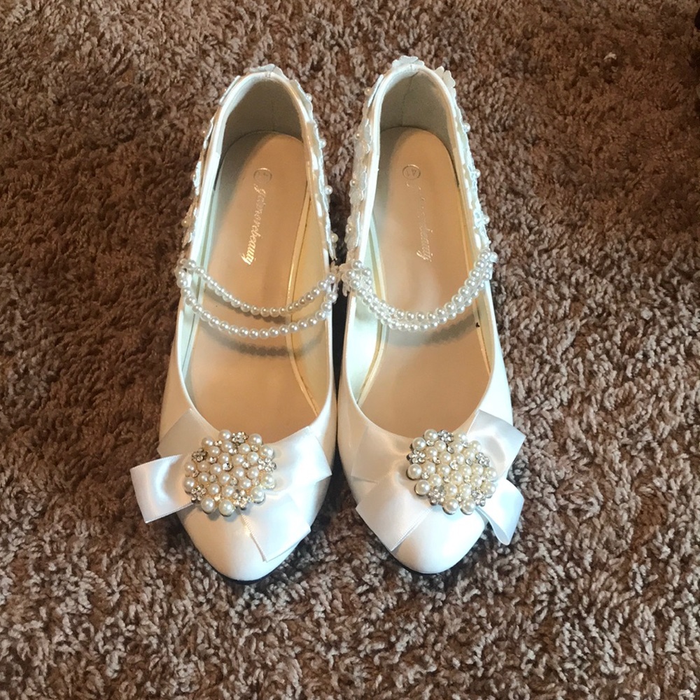 1” women’s wedding heels with pearls